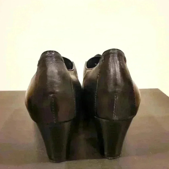ARNOLD CHURGIN leather ankle booties. Size 39 (8.5-9) - Picture 6 of 10